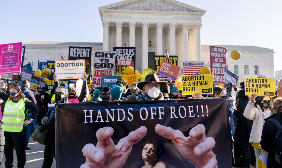 JAV vyksta protestai už ir prieš moterų teisę į abortą