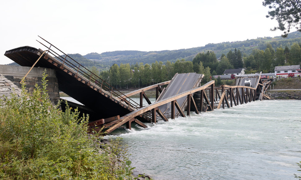 Norvegijoje sugriuvęs tiltas