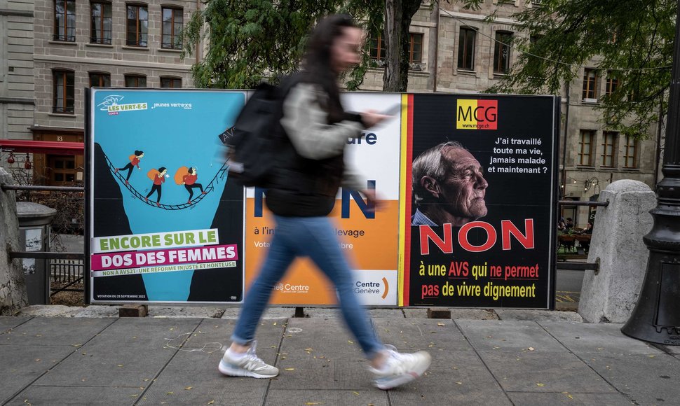 Referendumo plakatai Šveicarijoje