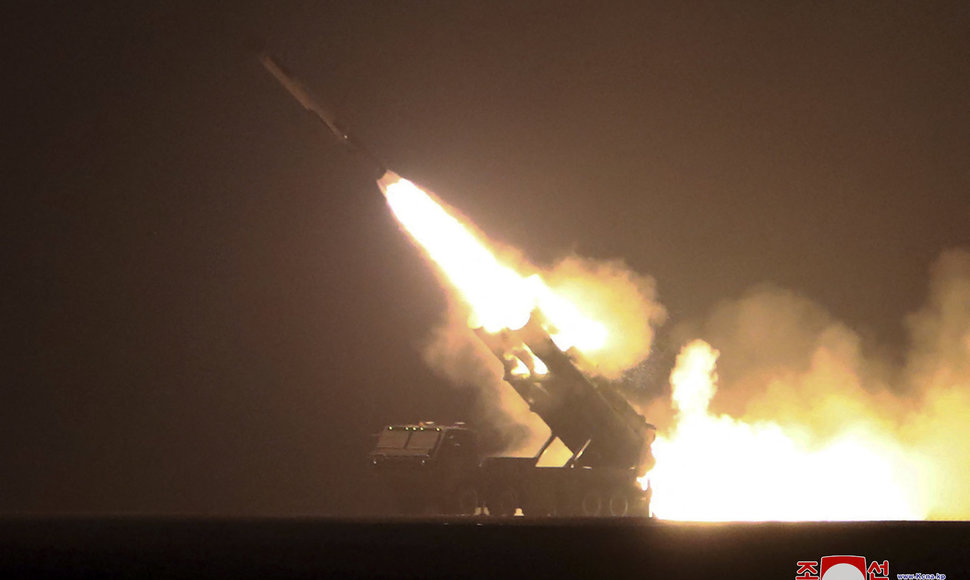 Šiaurės Korėja išbandė keturias strategines sparnuotąsias raketas