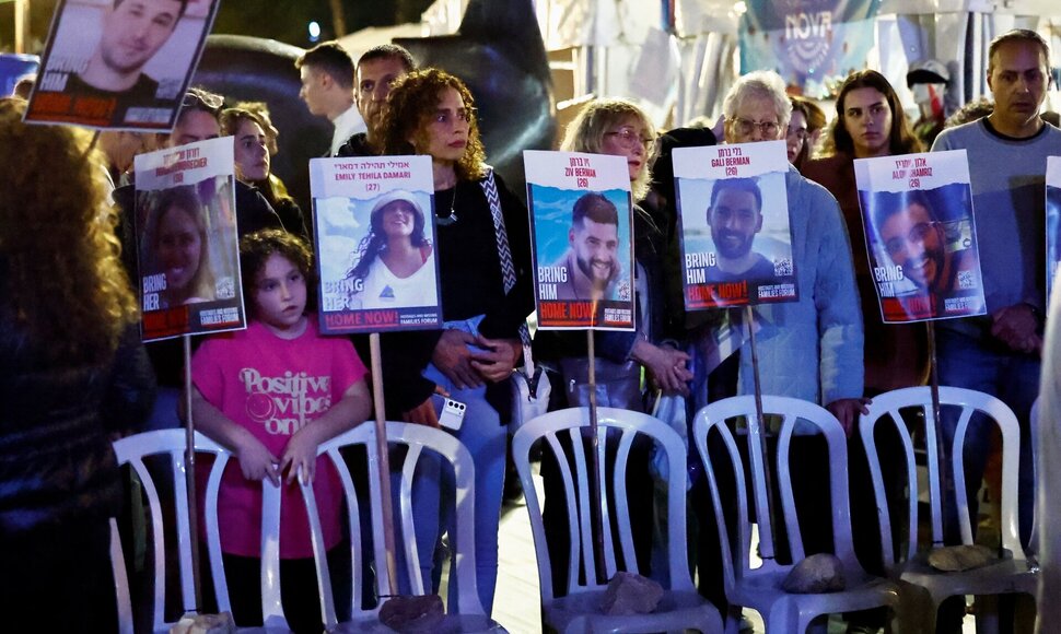 CLODAGH KILCOYNE / REUTERS