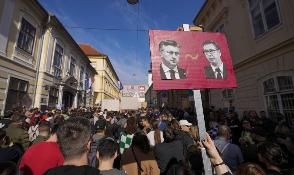 Darko Bandic / AP