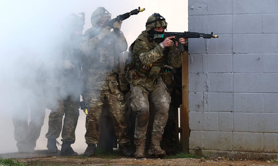 HENRY NICHOLLS / AFP