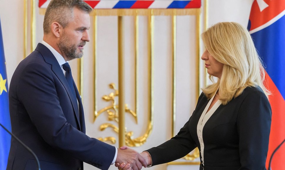 Caputova ir Pellegrini susitinka po Fico šaudymo. / Jaroslav Novak / via REUTERS