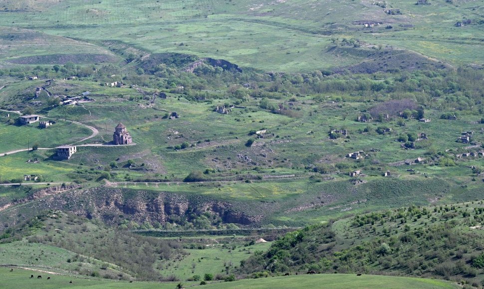 Pareigūnai: Armėnija Azerbaidžanui grąžino keturis pasienio kaimus / KAREN MINASYAN / AFP