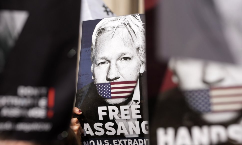 Britanijos Assange laiko eiga / Kin Cheung / AP