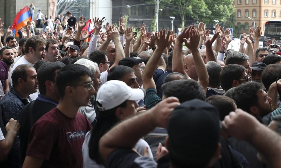 Protestai Armėnijoje tęsiasi. / Hayk Baghdasaryan / AP