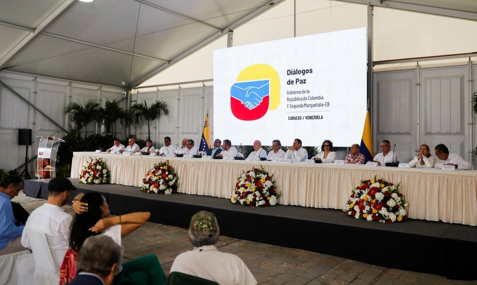 Kolumbijos sukilėlių grupuotė po derybų su vyriausybe sutinka nutraukti ugnį / Leonardo Fernandez Viloria / REUTERS