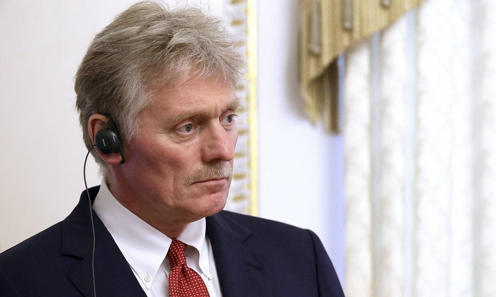Kremliaus atstovas D. Peskov dalyvauja Rusijos prezidento susitikime. / IMAGO/Vladimir Smirnov / IMAGO/SNA