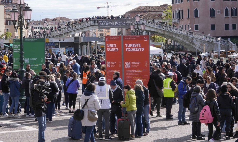 Turistai Venecijoje / Luca Bruno / AP