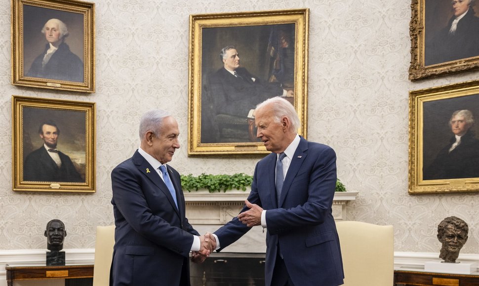 Bidenas susitinka su Izraelio Netanyahu Ovaliajame kabinete. / Samuel Corum/POOL / ZUMAPRESS.com