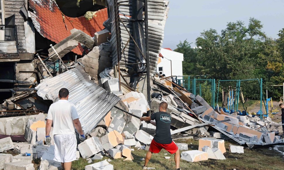 Kijevo licėjus nukentėjo nuo Rusijos raketų atakos. / Volodymyr Tarasov / ZUMAPRESS.com