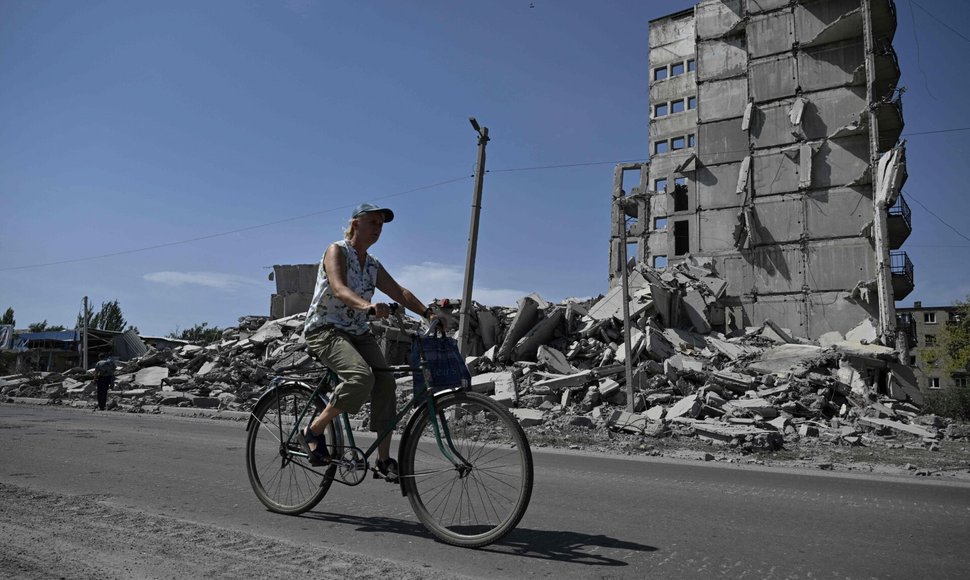 Dėl kovų Donecko srityje miestai ir miesteliai virto griuvėsiais. / GENYA SAVILOV / AFP