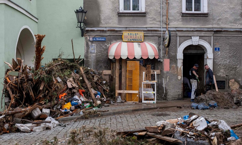 MATEUSZ SLODKOWSKI / AFP