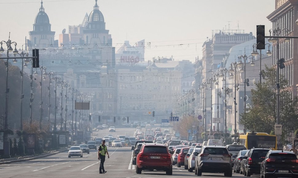 Kyjivą apgaubus oro taršai gyventojams rekomenduojama neiti į lauką / Gleb Garanich / REUTERS