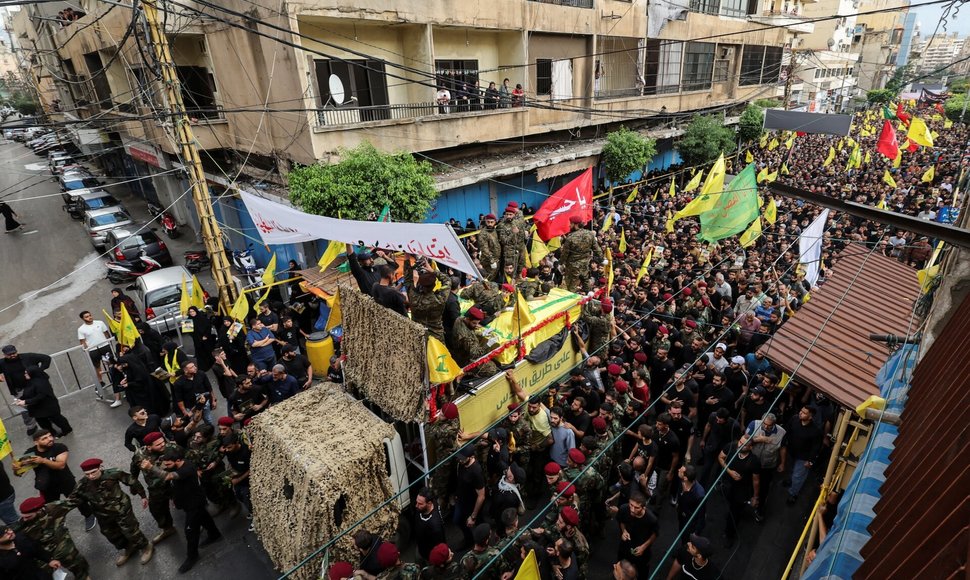 Hezbollah lyderio I. Aqil ir nario M. Hamad laidotuvės Beirute. / Amr Abdallah Dalsh / REUTERS