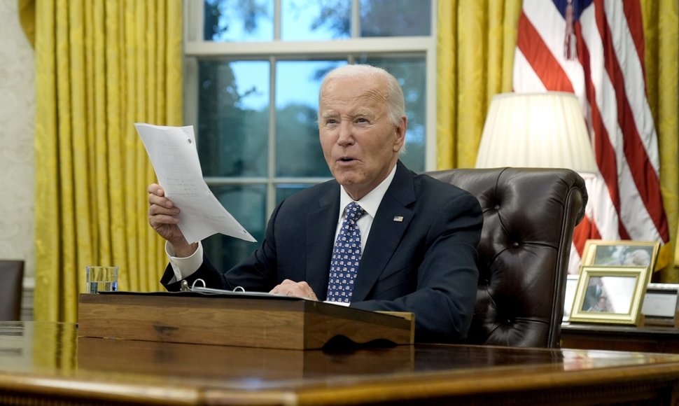 Biden yra dabartinis JAV prezidentas. / Mark Schiefelbein / AP