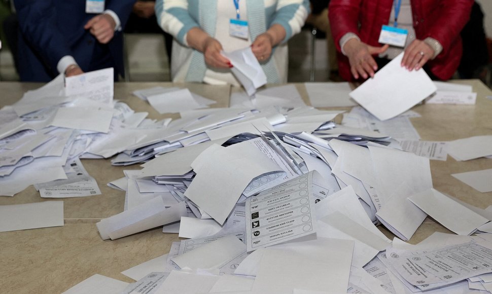 Rinkimai ir referendumas Moldovoje / Stringer / REUTERS