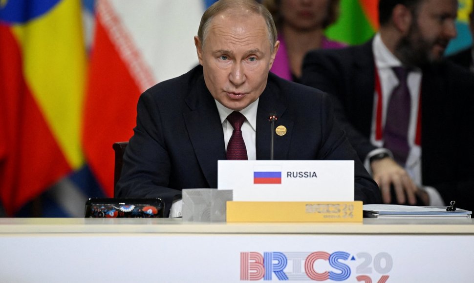 Vladimiras Putinas BRICS grupės viršūnių susitikime / ALEXANDER NEMENOV / via REUTERS