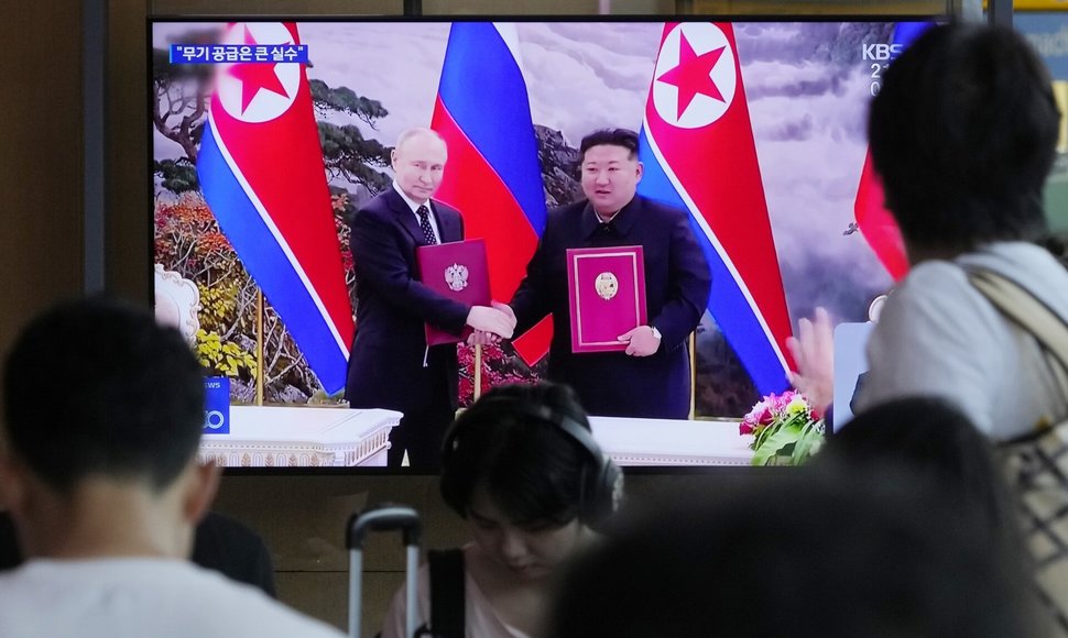 V. Putinas su Kim Jong Unu / Ahn Young-joon / AP