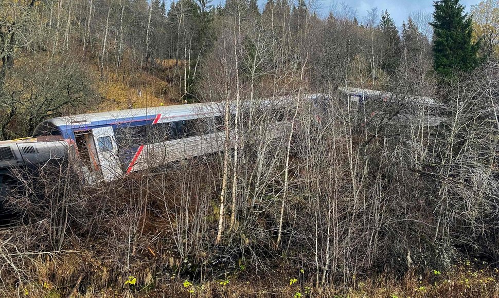 Traukinio avarija Norvegijoje. / JAN KENNETH TRANSETH / AFP