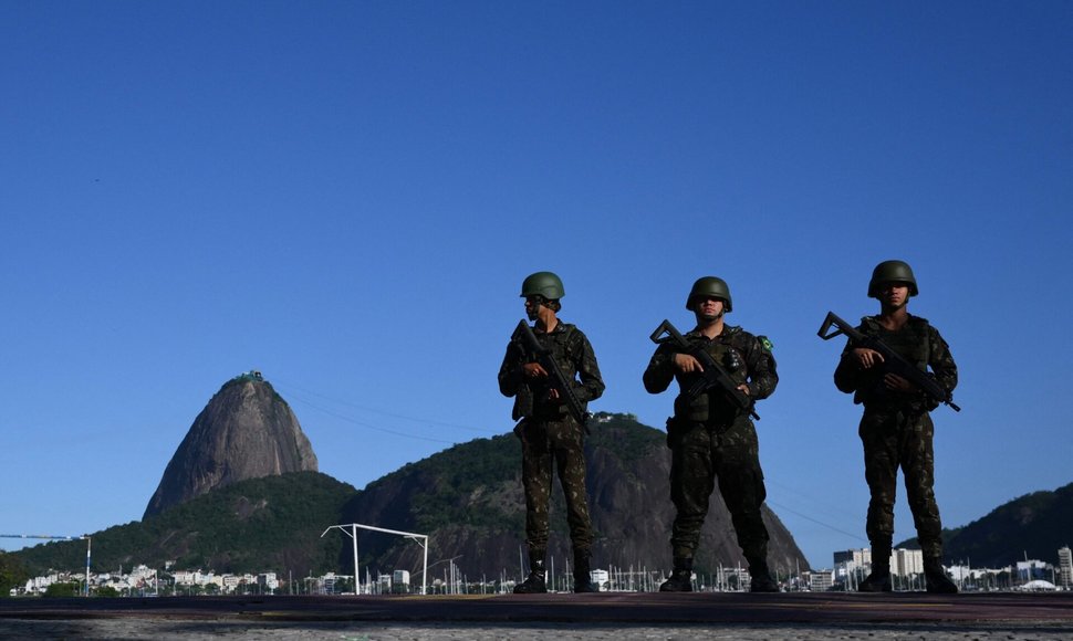 Brazilų kariai / LUIS ROBAYO / AFP