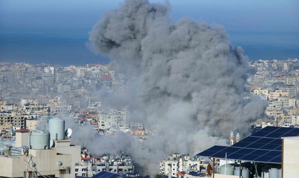 Smūgiai Libano sostinei / IBRAHIM AMRO / AFP