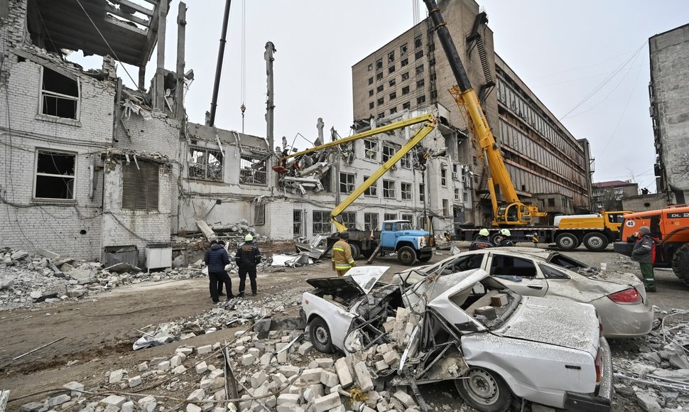 Rusijos smūgiai Ukrainai / Stringer / REUTERS