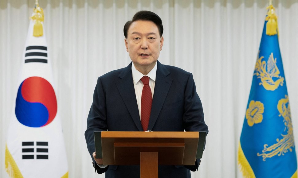 Nušalintas Pietų Korėjos prezidentas Yoon Suk-yeolas / The Presidential Office / via REUTERS