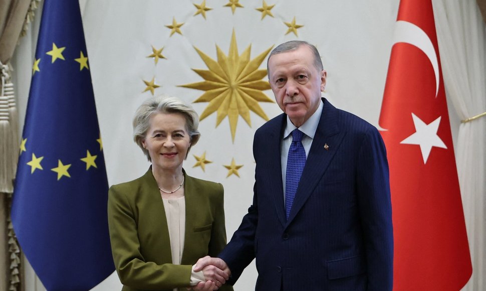 Ursula von der Leyen ir Recepas Tayyipas Erdoganas / TURKISH PRESIDENTAL PRESS SERVIC / AFP