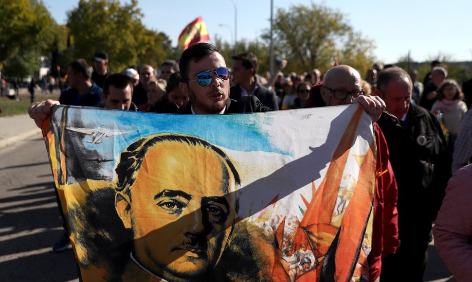 Francisco Franco perlaidojimo ceremonija / Sergio Perez / REUTERS