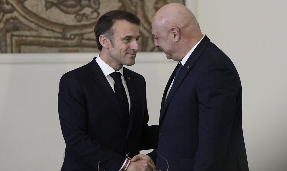 E. Macronas su libaniečių kolega Josephu Aounu / Bilal Hussein / AP