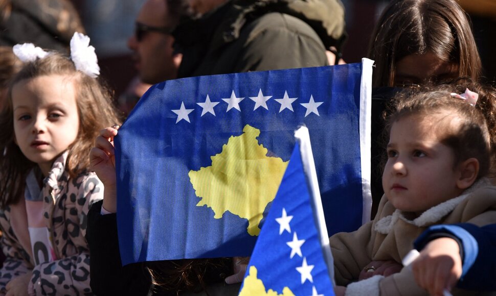 LAURA HASANI / REUTERS