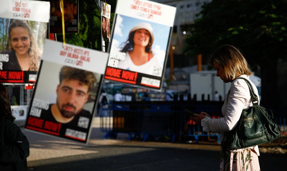 Shir Torem / REUTERS