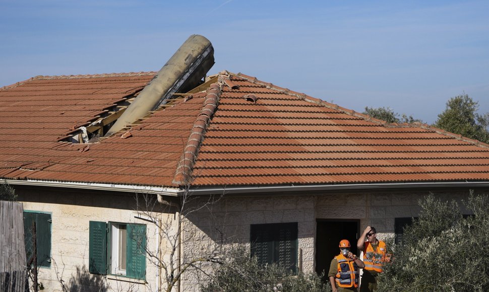 Dalis raketos nuolaužų / Ohad Zwigenberg / AP