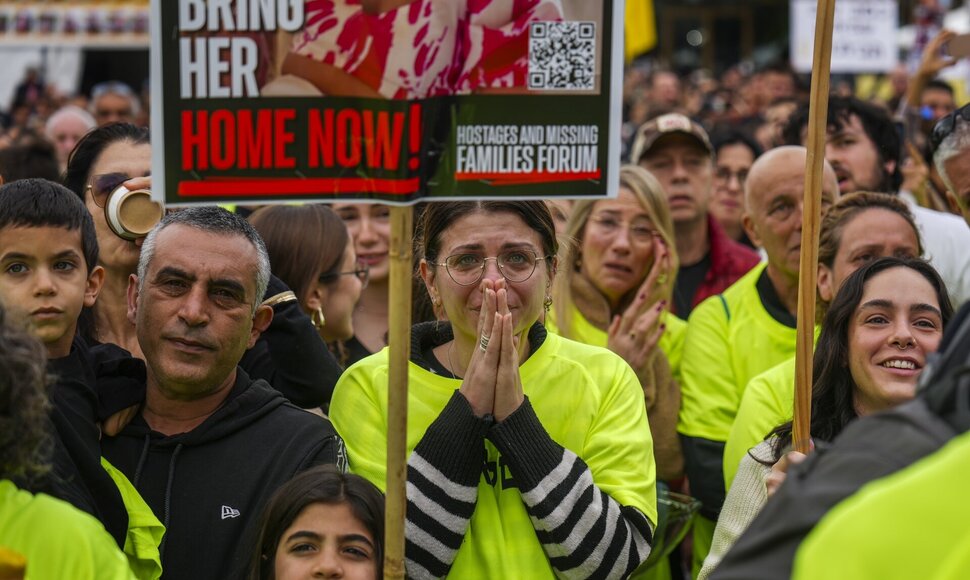 Ariel Schalit / AP
