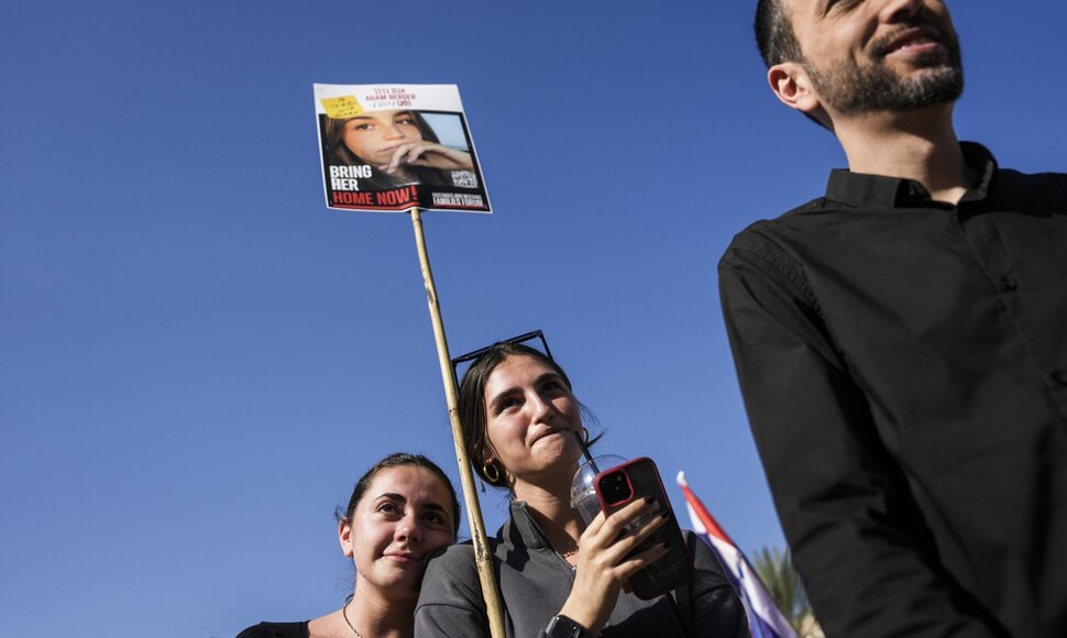 Oded Balilty / AP