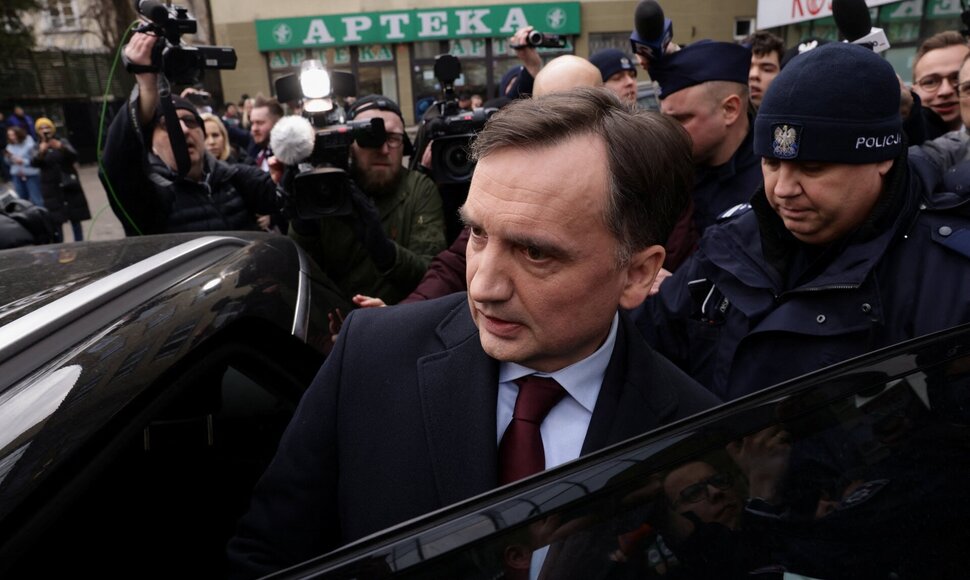 Sulaikomas Zbigniewas Ziobras / Dawid Zuchowicz / Agencja Wyborc / Agencja Wyborcza.pl via REUTERS