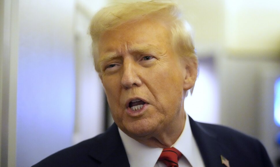 Mark Schiefelbein / AP