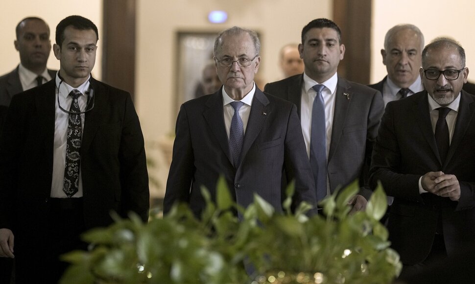 Palestinos premjeras Mohammedas Mustafa ir Arabų Lygos atstovai / Amr Nabil / AP