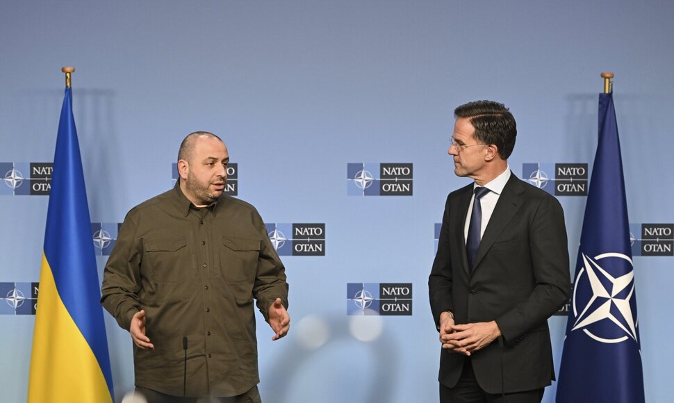 R. Umerovas su M. Rutte / Harry Nakos / AP