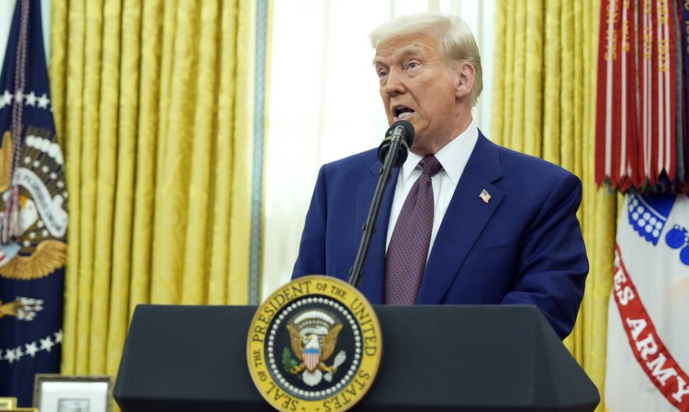 D. Trumpas / Alex Brandon / AP