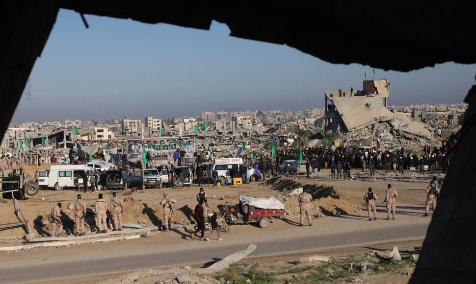 Belaukiant įkaitų paleidimo Kan Junise / BASHAR TALEB / AFP