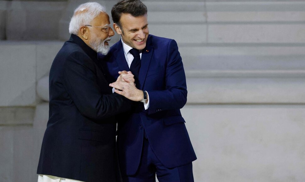 Narendra Modi ir Emmanuelis Macronas / LUDOVIC MARIN / AFP