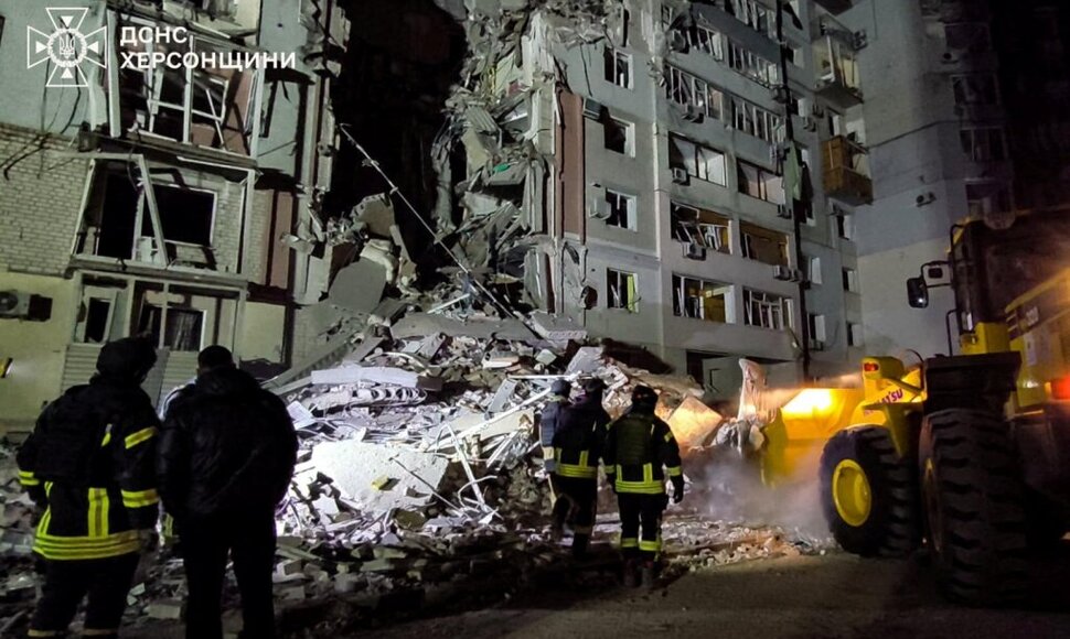 Atakos Chersone padariniai / State Emergency Service of Ukrai / via REUTERS