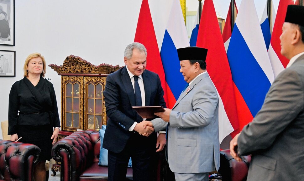 Sergejus Šoigu ir Prabowo Subianto / HANDOUT / AFP