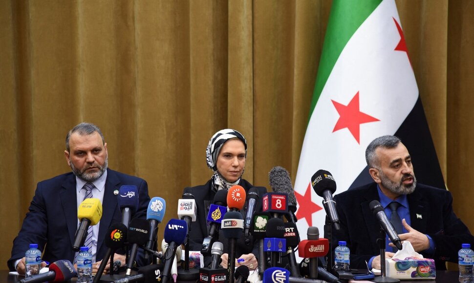 Spaudos konferencija prie&scaron; nacionalinio dialogo posėdžius / Firas Makdesi / REUTERS