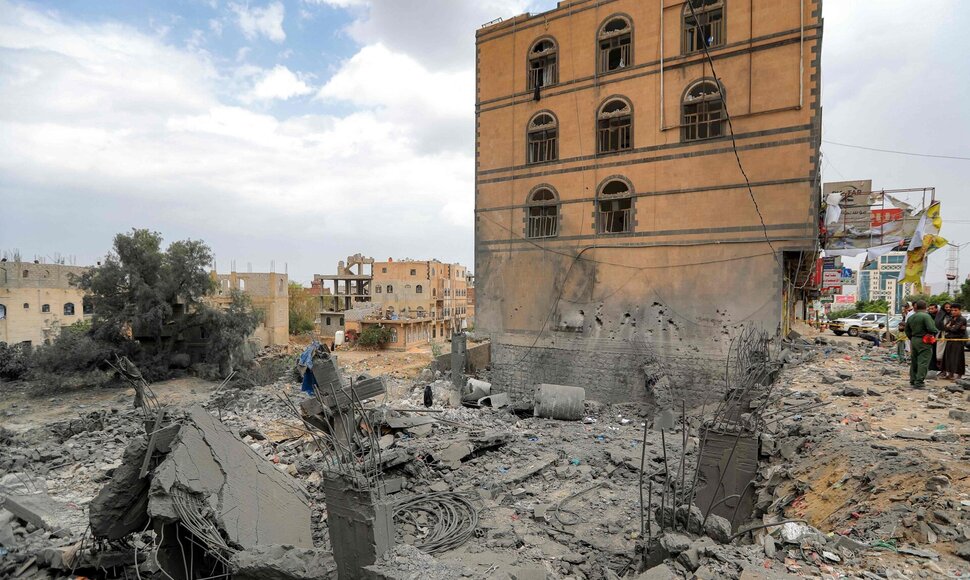 Griuvėsiai Jemene / MOHAMMED HUWAIS / AFP