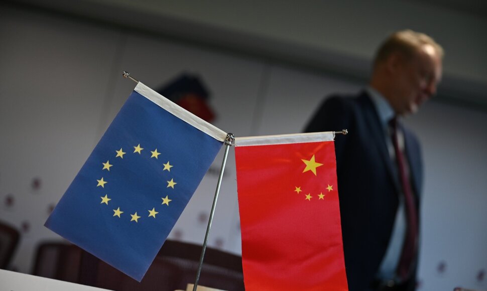 ES ir Kinijos vėliavėlės / Johannes Neudecker / dpa/picture-alliance