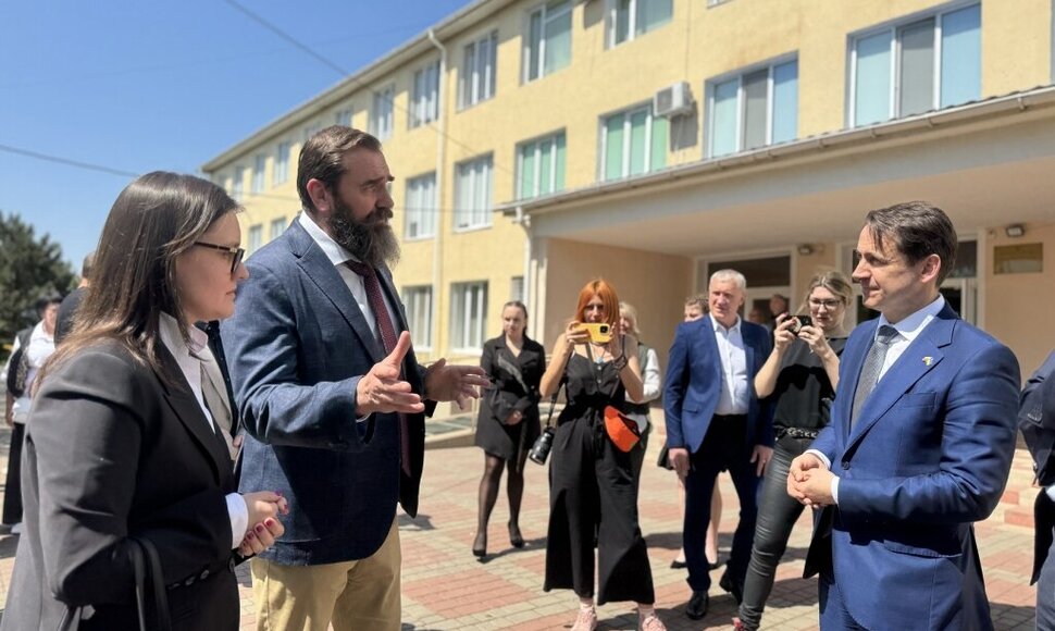 Požeminės slėptuvės–mokyklos Molodižnėje (Odesos sritis) atidarymo renginys / URM nuotr.